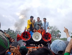 Aksi Demo di Palembang Berakhir Damai: Ketua DPRD Sumsel Sumpah di Atas Al-Quran, Janji Tindak Lanjuti Tuntutan Mahasiswa ke Pusat