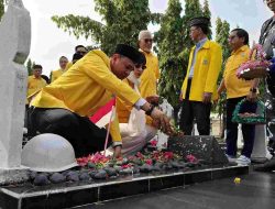 Rayakakan Hut Golkar k-61 Tahun, Puluhan Kader DPD Golkar Sumsel Ziarah di TMP Ksatria Ksetra Siguntang