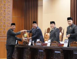 PARIPURNA XXXV PENYAMPAIAN LAPORAN HASIL KERJA PANSUS PERKEBUNAN DPRD PROVINSI SUMATERA SELATAN