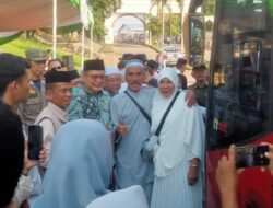 Wakil Bupati OKU Sambut 228 Jamaah Haji Kloter Pertama yang Kembali dari Tanah Suci