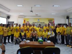 Andie Dinialdie Kembalikan Formulir Calon Ketua Golkar Sumsel